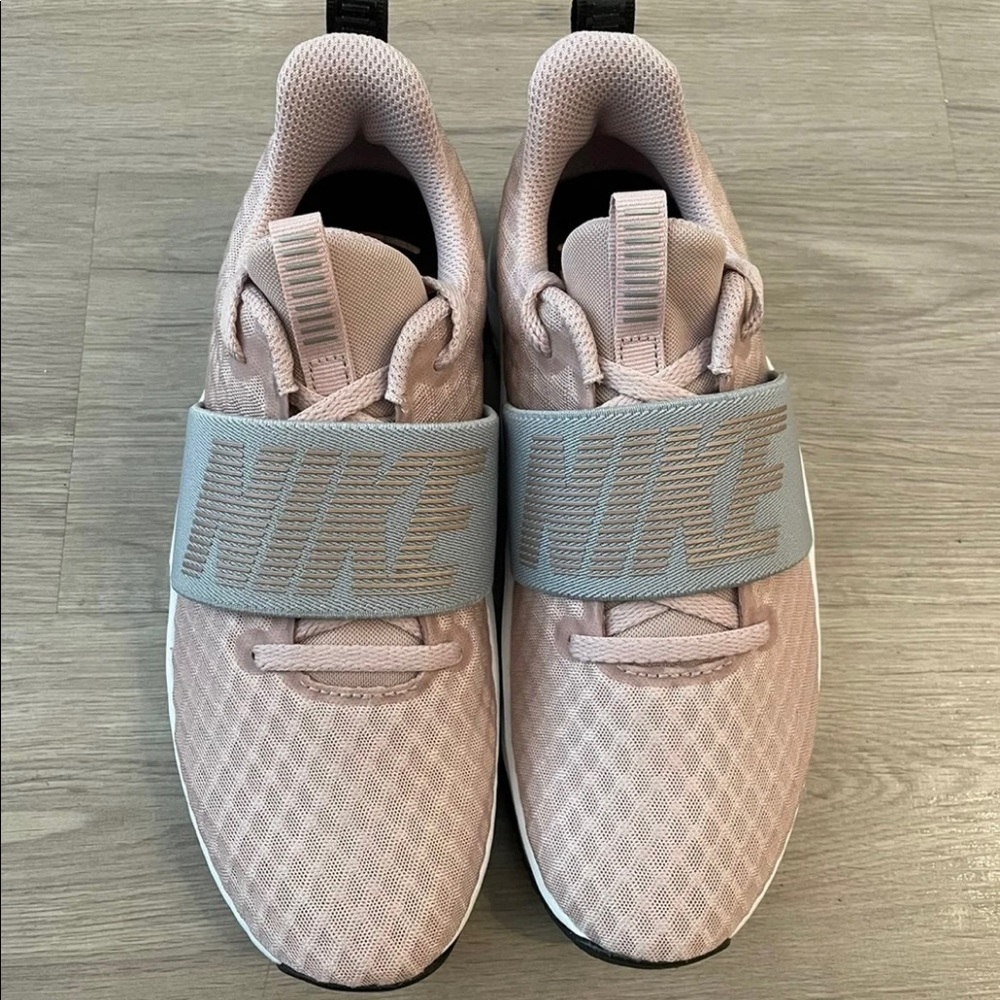 WOMEN'S NIKE IN-SEASON TR 9 TRAINING SHOES